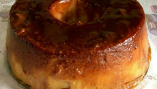 Pudim de pão com maçã