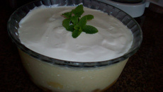 Sobremesa tropical de abacaxi