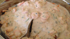 Souflé de bacalhau ao molho de camarão