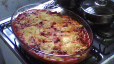 Lasanha maluca à bolonhesa com calabresa e bacon