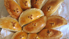 Calzone de frango com espinafre assado