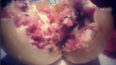 Cebolas recheadas com linguiça calabresa