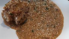 Quirera com costelinha de porco