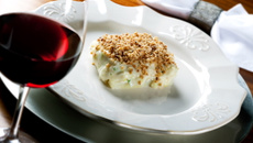 Bacalhau com creme de alho-poró e cobertura crocante