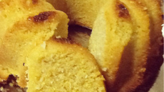 Bolo de fubá e iogurte