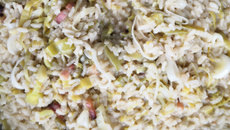 Risoto de alho-poró com calabresa e bacon