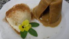 Moelleaux caipira (petit gateau de doce de leite com sorvete de milho verde e canela)