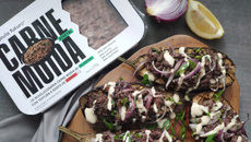 Berinjela recheada ao tahine 