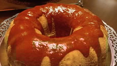 Bolo de fubá com goiabada fácil