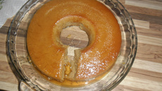 Pudim de pão com um toque de canela em pó