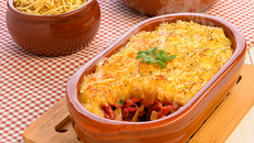 Escondidinho de charque nordestino