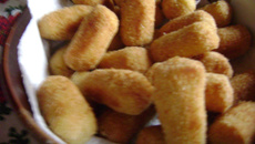 Croquete de milho e queijo