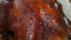 Peru de Natal Tayna Thandara com purê de batata doce