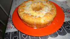 Bolo cremoso de coco (de liquidificador)