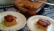 Cuca Simone de banana caramelada