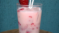 Caipifruta de morango (sem álcool)