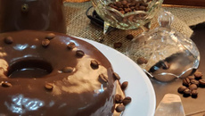 Bolo de café com chocolate