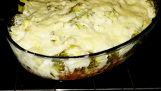 Frango com brócolis e couve-flor ao molho branco