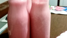 Iogurte caseiro de morango