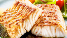 Filé de peixe assado