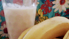 Vitamina de banana com farinha láctea