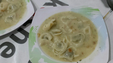 Creme de cebola com capelete