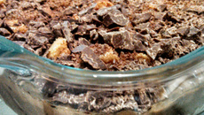 Pavê de chocolate meio amargo com recheio de coco