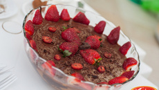 Sobremesa de Doce de Leite com Morangos - Áurea