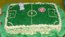 Pão de ló recheado com morangos