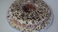 Bolo de leite condensando com coco