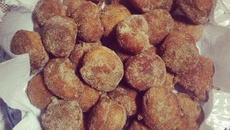 Bolinho de chuva crocante e delicioso