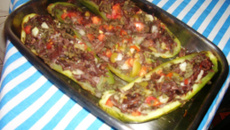 Abobrinha recheada com carne de sol