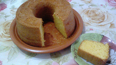 Bolo de laranja com fubá
