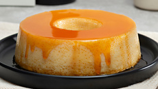 Pudim de leite condensado com furinhos