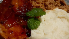 Lombo assado ao molho de maracujá e ervas 