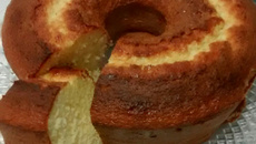 Bolo de iogurte com fubá de liquidificador