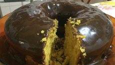 Bolo de cenoura com laranja e farinha integral