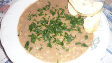 Sopa de feijão fácil e saborosa