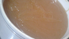 Doce brilhante de batata roxa