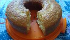 Bolo fofinho de limão tom toque de laranja