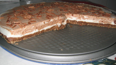 Mousse gelada de chocolate e iogurte