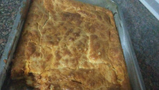 Torta de sardinha com alho negro