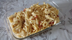 Macarrão com queijo e bacon