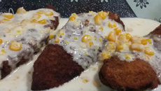Frango empanado com creme de milho