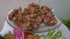 Pé-de-moleque com leite condensado