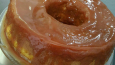 Bolo de fubá com goiabada