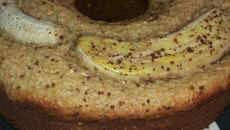 Bolo integral de banana e aveia