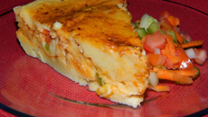 Torta salgada com saladinha