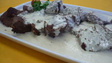 Filé mignon com curry e leite de coco