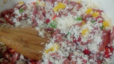 Arroz com lingüiça